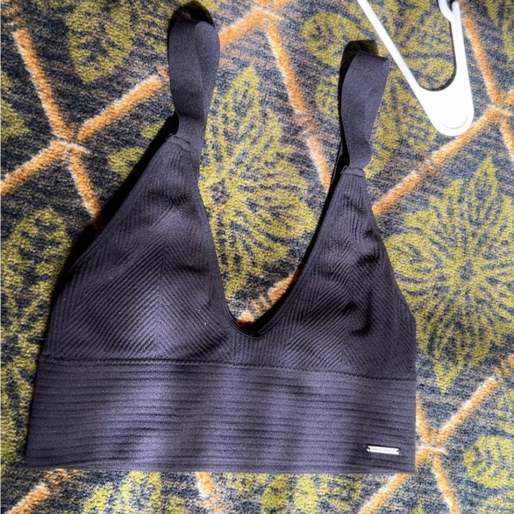 Vince Camuto Black Ribbed V-Neck Bralette